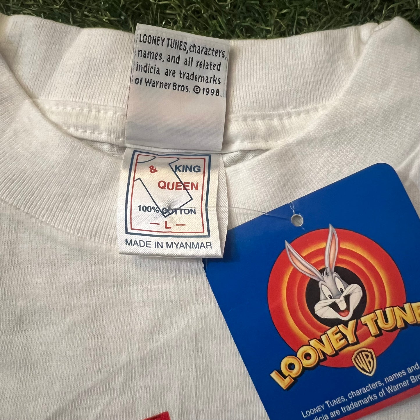 1997 Deadstock Looney tunes Tasmania Devil Soccer T-shirt