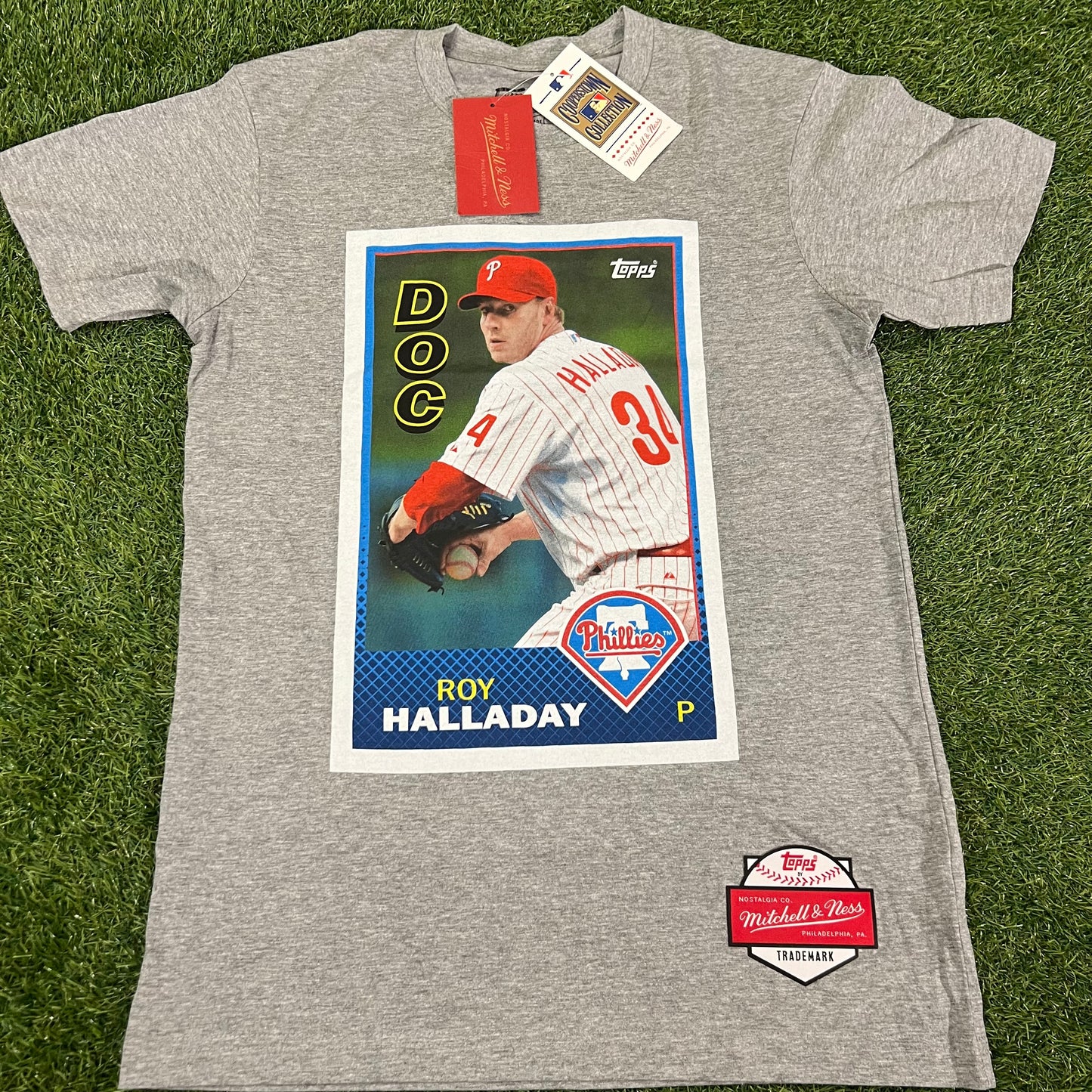 New Mitchell & Ness Roy Halladay Topps Trademark T-shirt: Size S