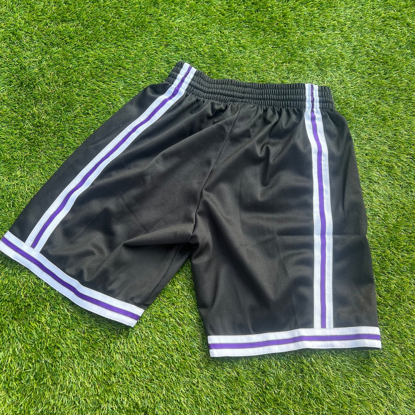 New Los Angeles Lakers Mitchell & Ness Shorts: Size S