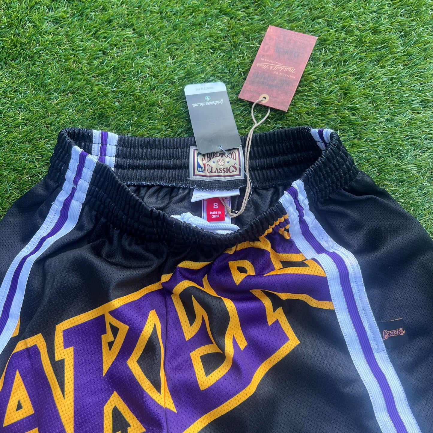 New Los Angeles Lakers Mitchell & Ness Shorts: Size S