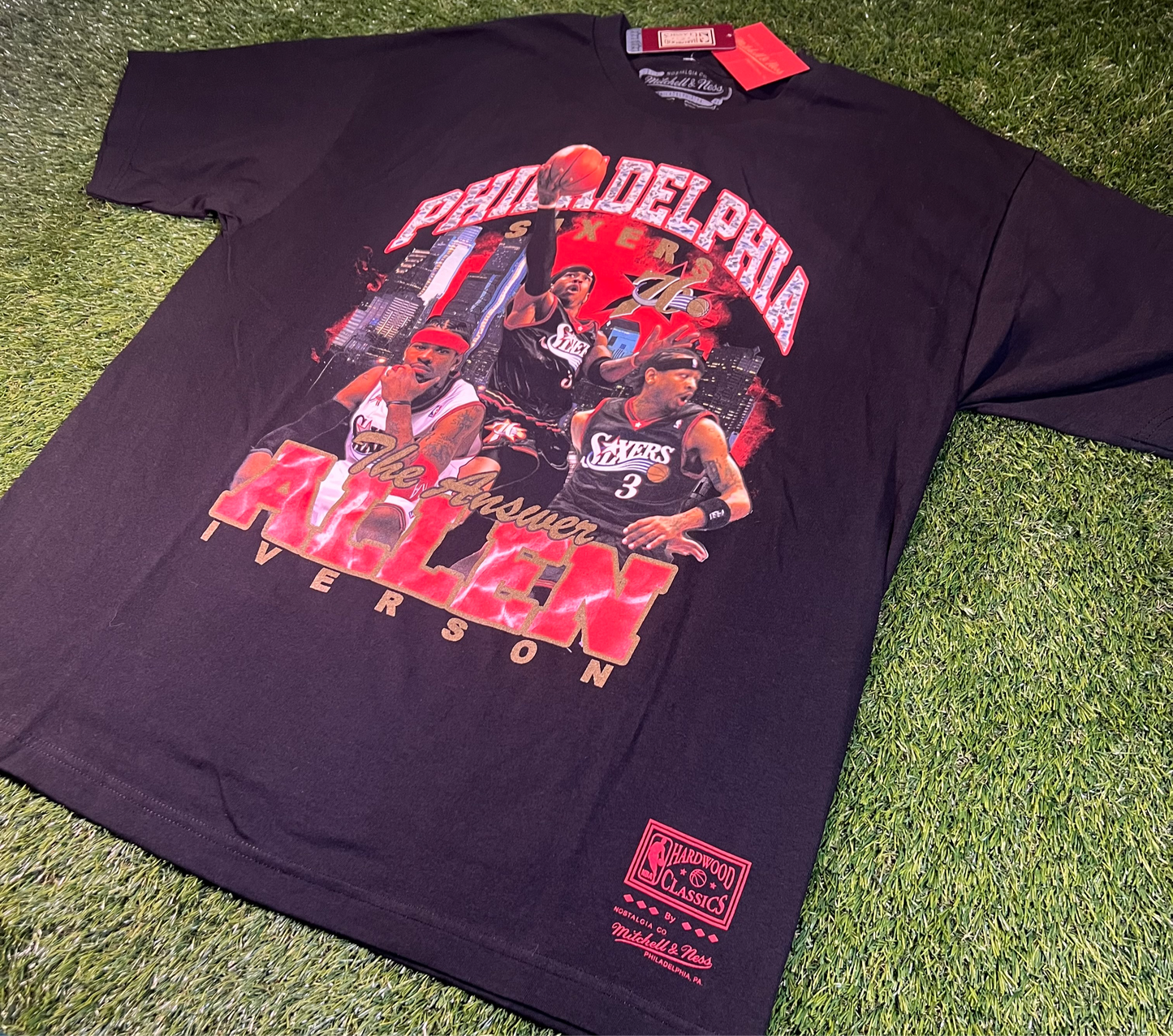 New Philadelphia 76ers Mitchell & Ness Allen Iverson Black Hardwood Classics T-Shirt: Size XL