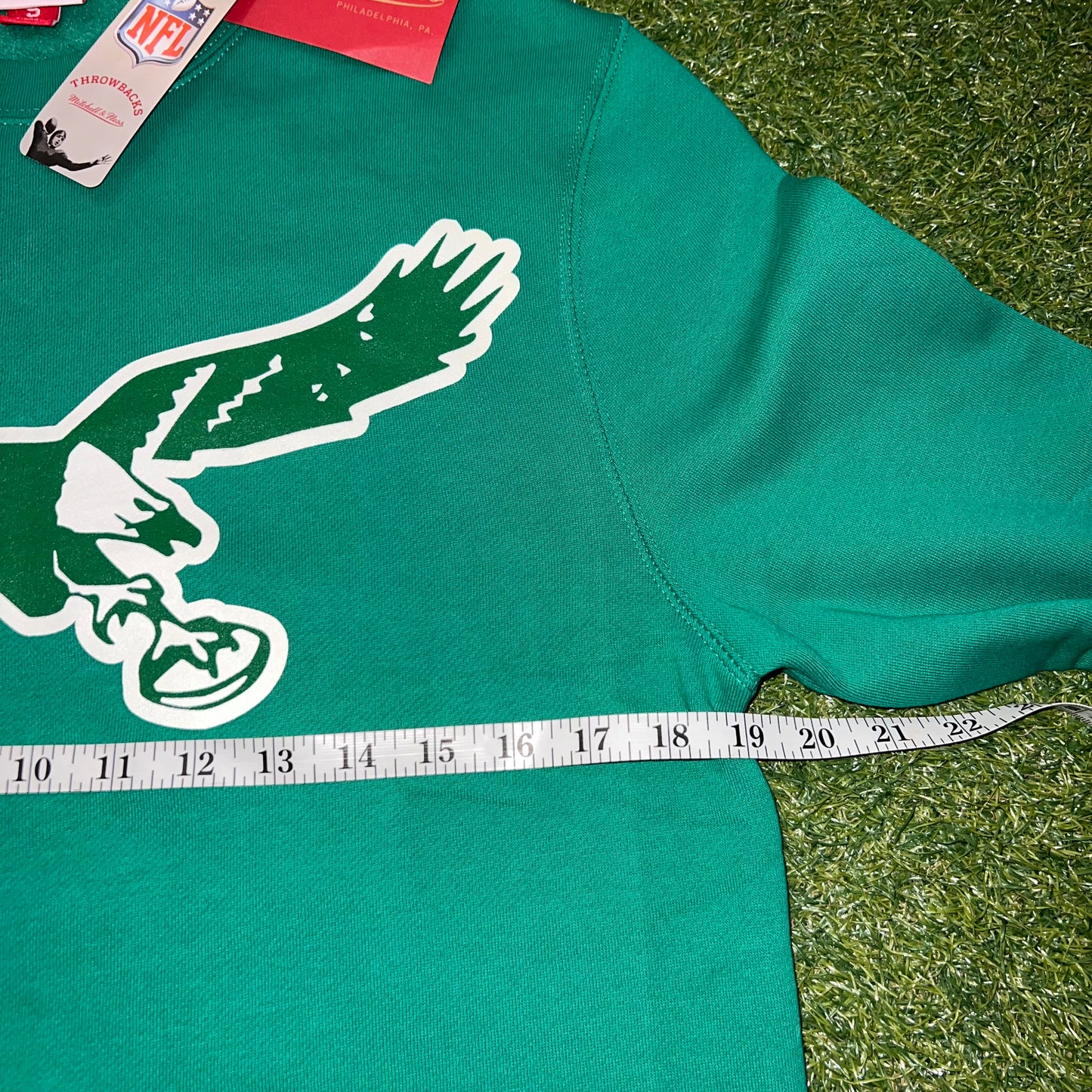 New Philadelphia Eagles Mitchell & Ness Mens Kelly Green Long Sleeve Crew Sweatshirt: Size Small