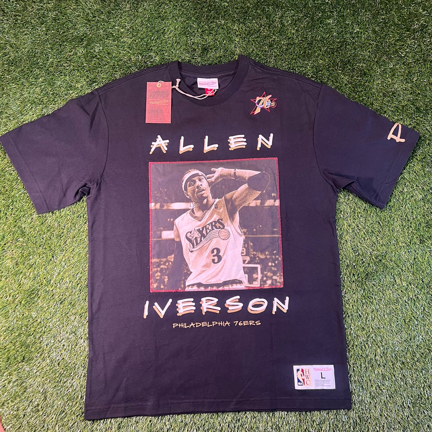 New Philadelphia Sixers Mitchell & Ness Nba Heavyweight Premium Player Allen Iverson T-shirt: Size L