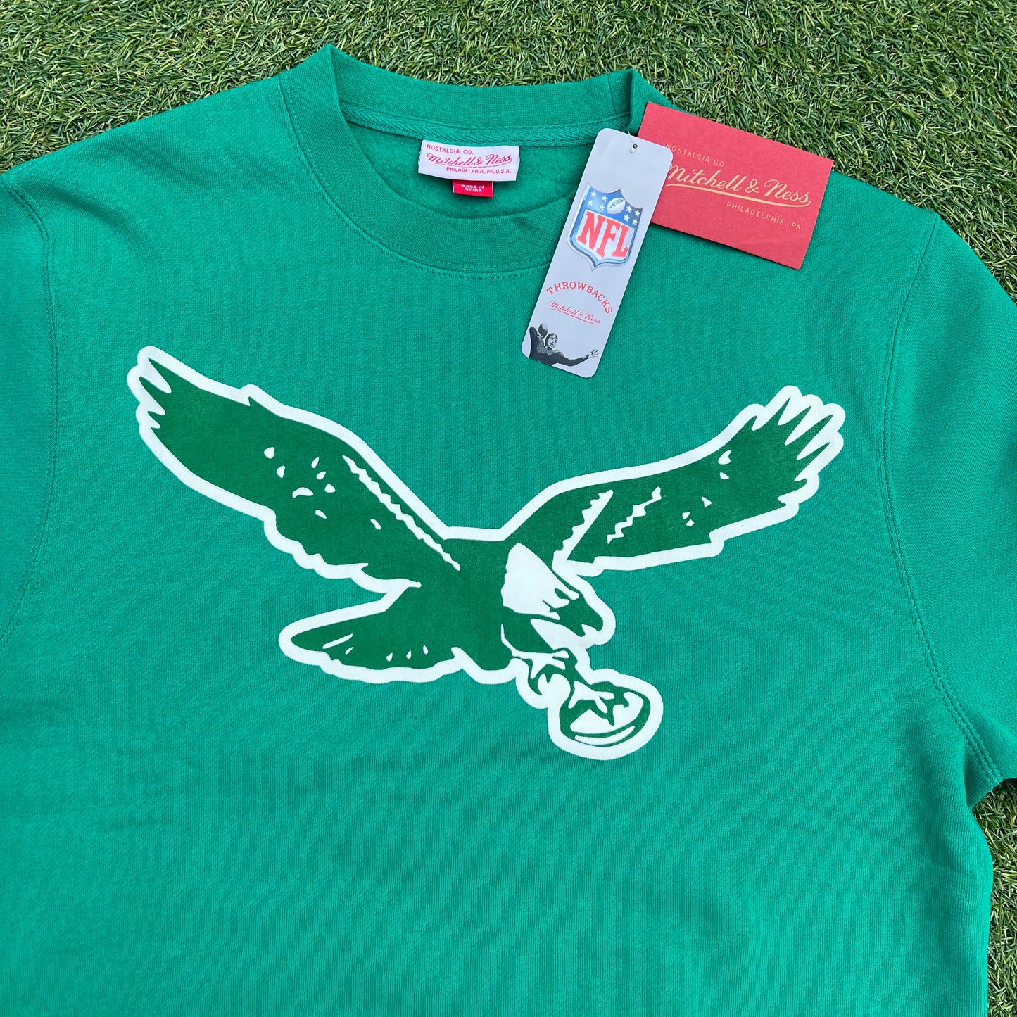 New Philadelphia Eagles Mitchell & Ness Mens Kelly Green Long Sleeve Crew Sweatshirt: Size Small