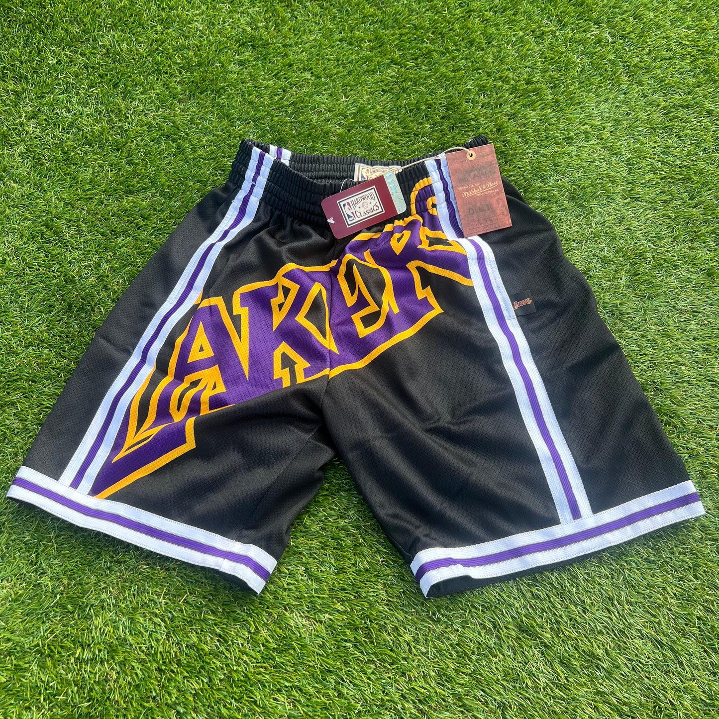 New Los Angeles Lakers Mitchell & Ness Shorts: Size S