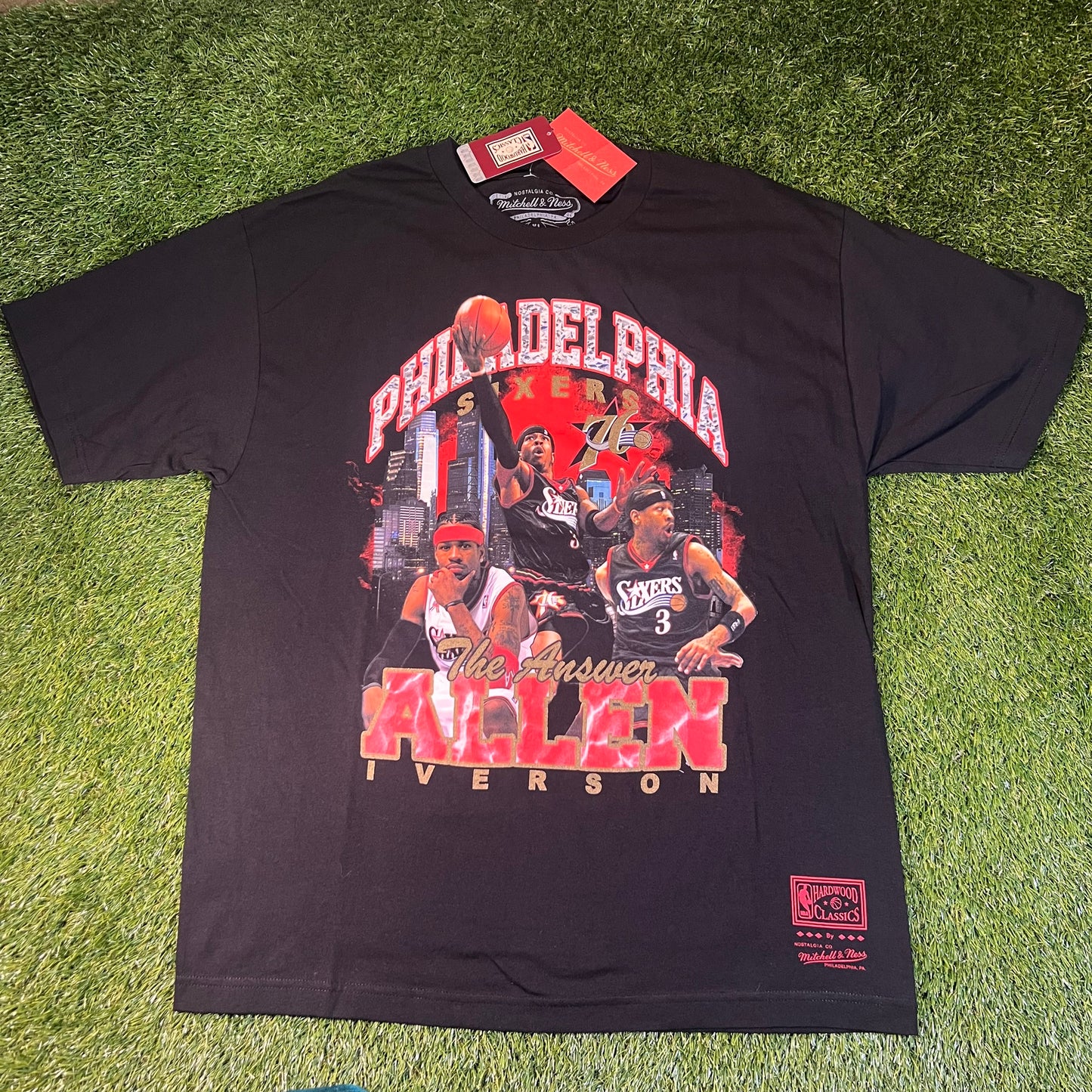 New Philadelphia 76ers Mitchell & Ness Allen Iverson Black Hardwood Classics T-Shirt: Size XL