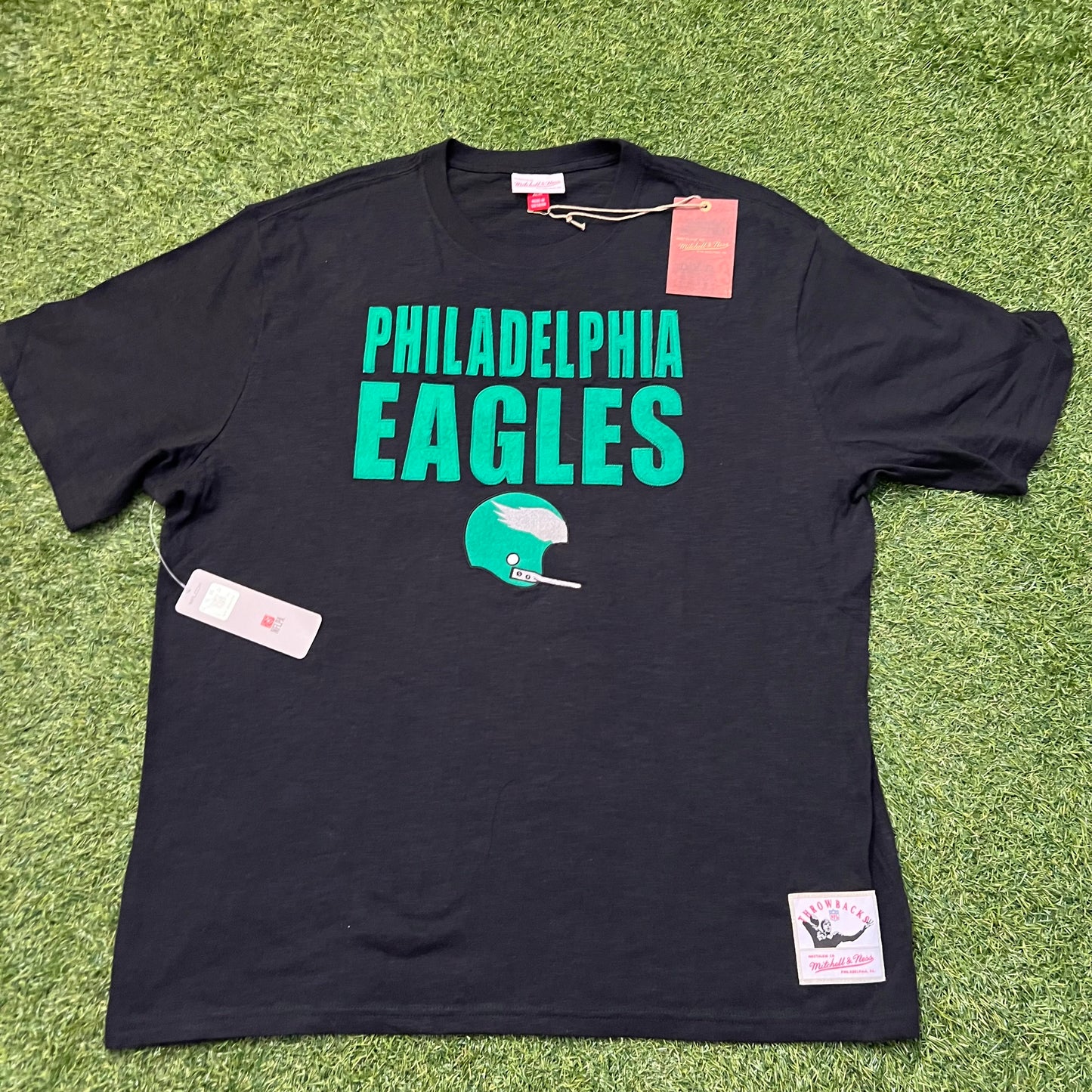 Philadelphia Eagles Mitchell & Ness Legendary Slub T-Shirt: Size L