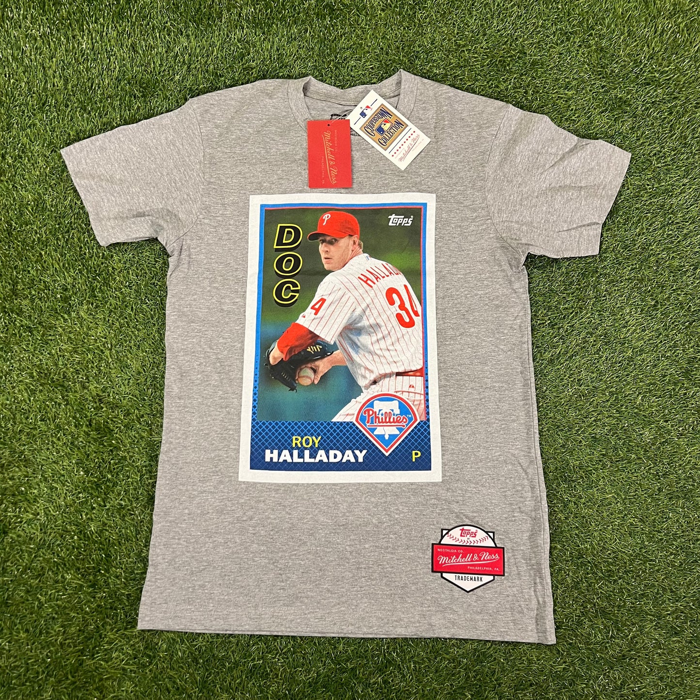 New Mitchell & Ness Roy Halladay Topps Trademark T-shirt: Size S