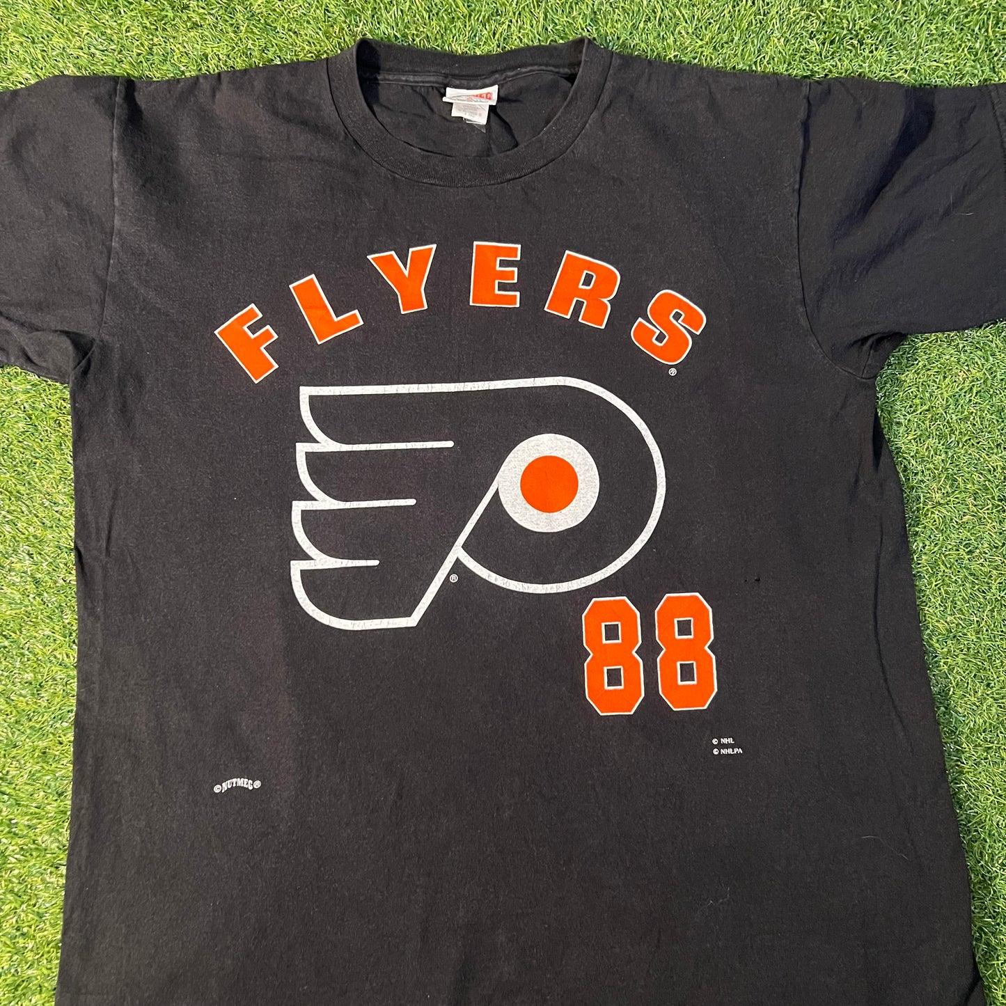 Vintage Philadelphia Flyers Nutmeg Mill “Lindros” T-shirt: Size XL