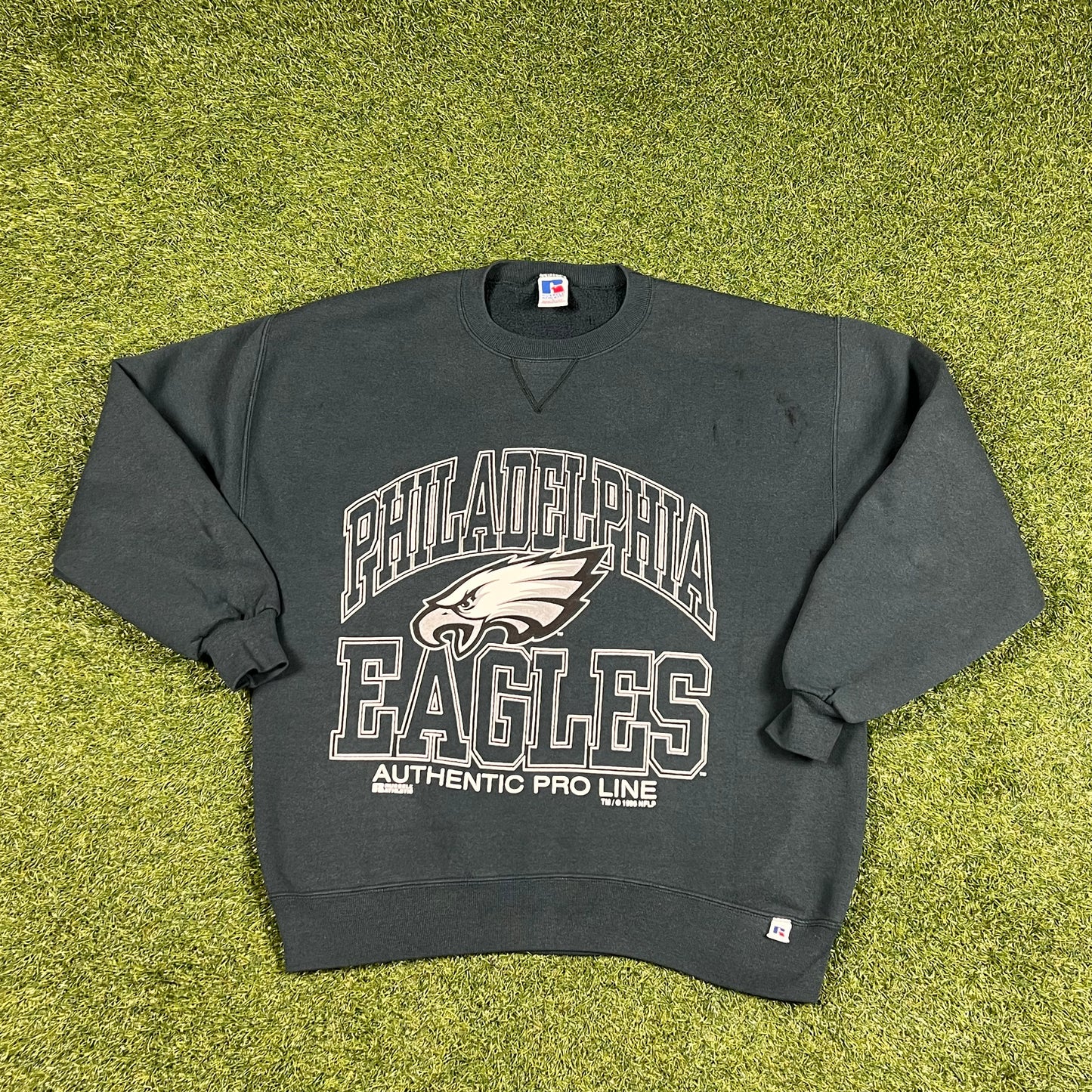 1996 Philadelphia Eagles Russell Athletic Sweatshirt: Size Large