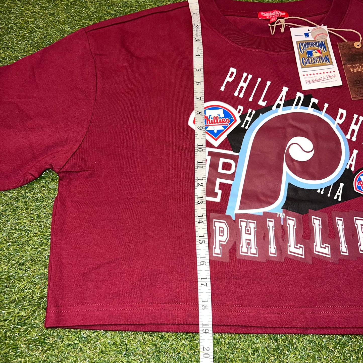 PHILADELPHIA PHILLIES WOMENS BOXY SHORT SLEEVE T-SHIRT: Size XL