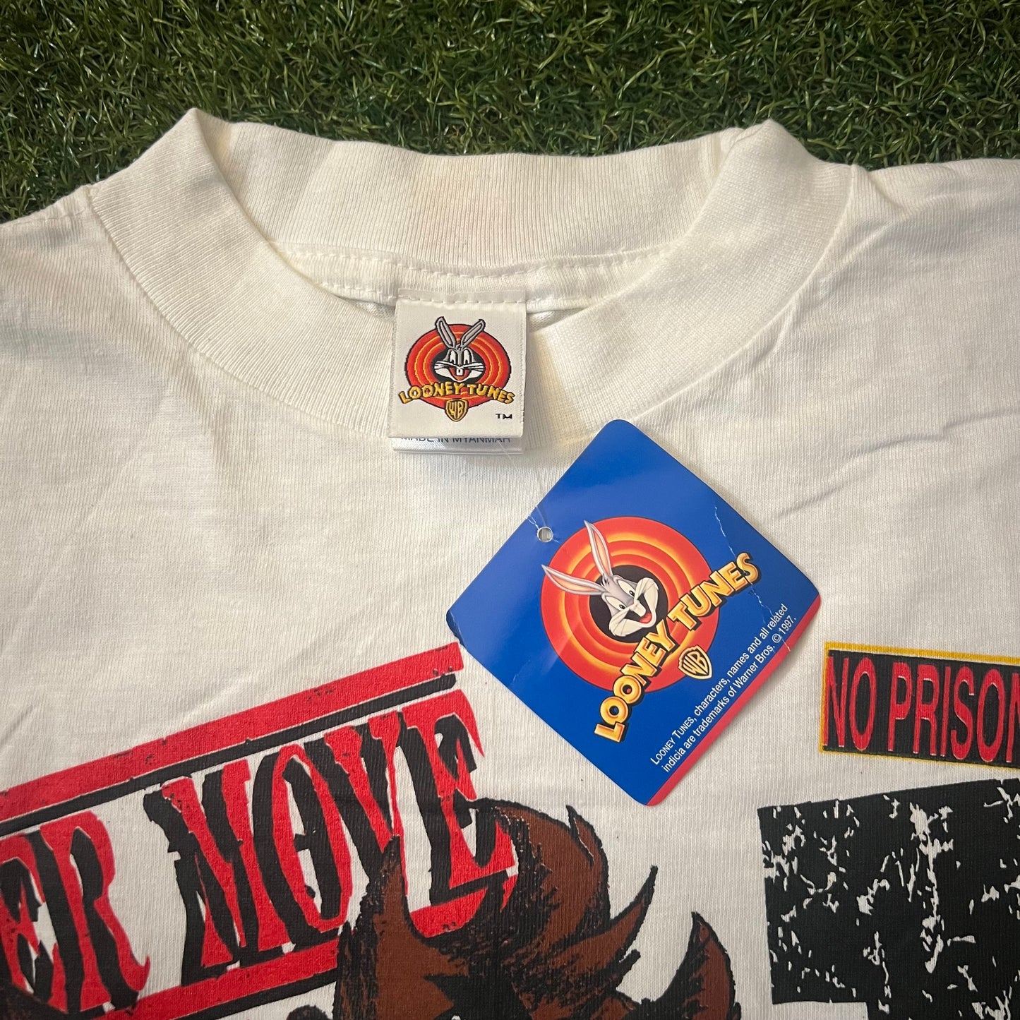 1997 Deadstock Looney tunes Tasmania Devil Soccer T-shirt